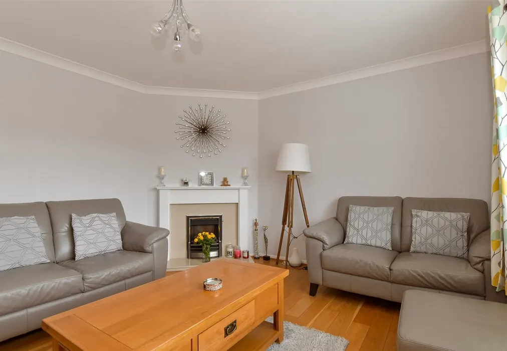 Lounge - Nickleby Close, Rochester, Kent - Wards of Kent