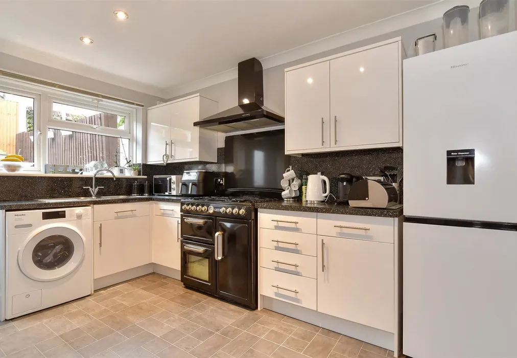 Kitchen - Nickleby Close, Rochester, Kent - Wards of Kent