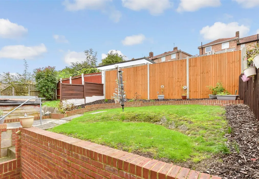 Rear Garden - Nickleby Close, Rochester, Kent - Wards of Kent