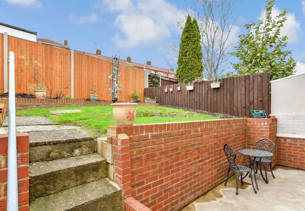 Rear Garden - Nickleby Close, Rochester, Kent - Wards of Kent