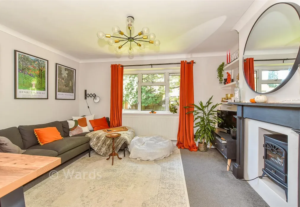 Lounge - Brokes Way, Tunbridge Wells, Kent - Wards of Kent