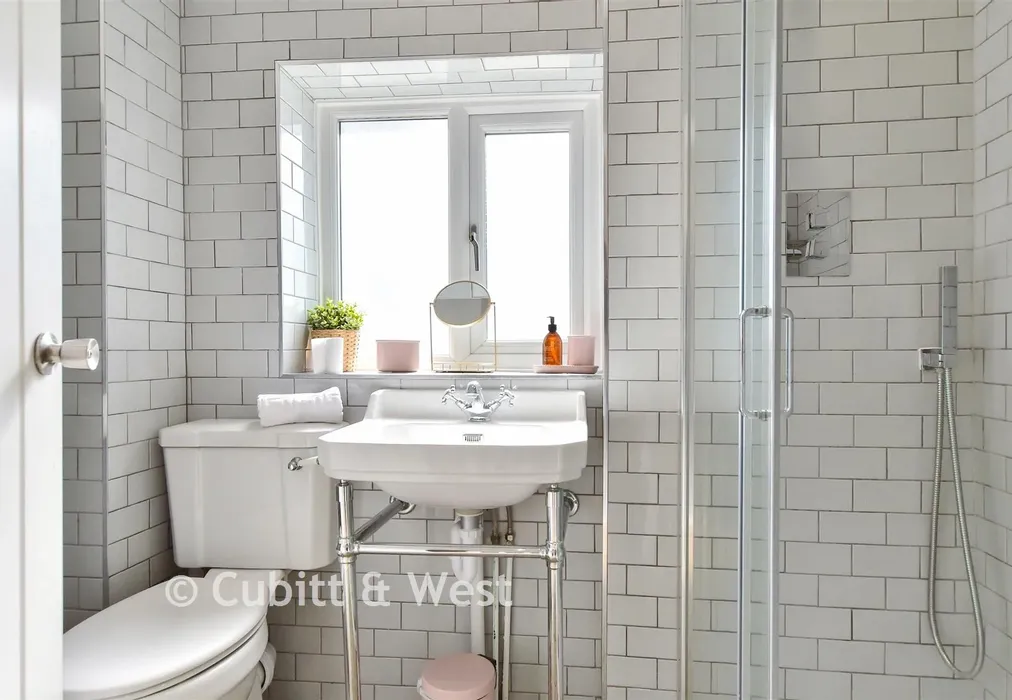 Shower Room - Market Street, Brighton, East Sussex - Wards of Kent