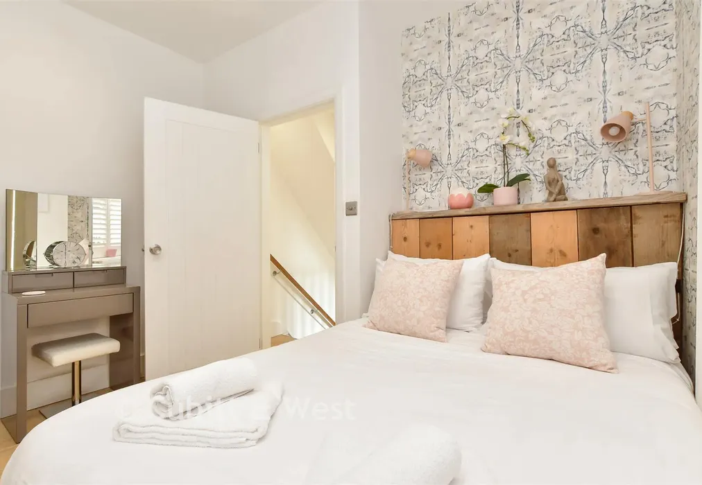 Bedroom 3 - Market Street, Brighton, East Sussex - Wards of Kent