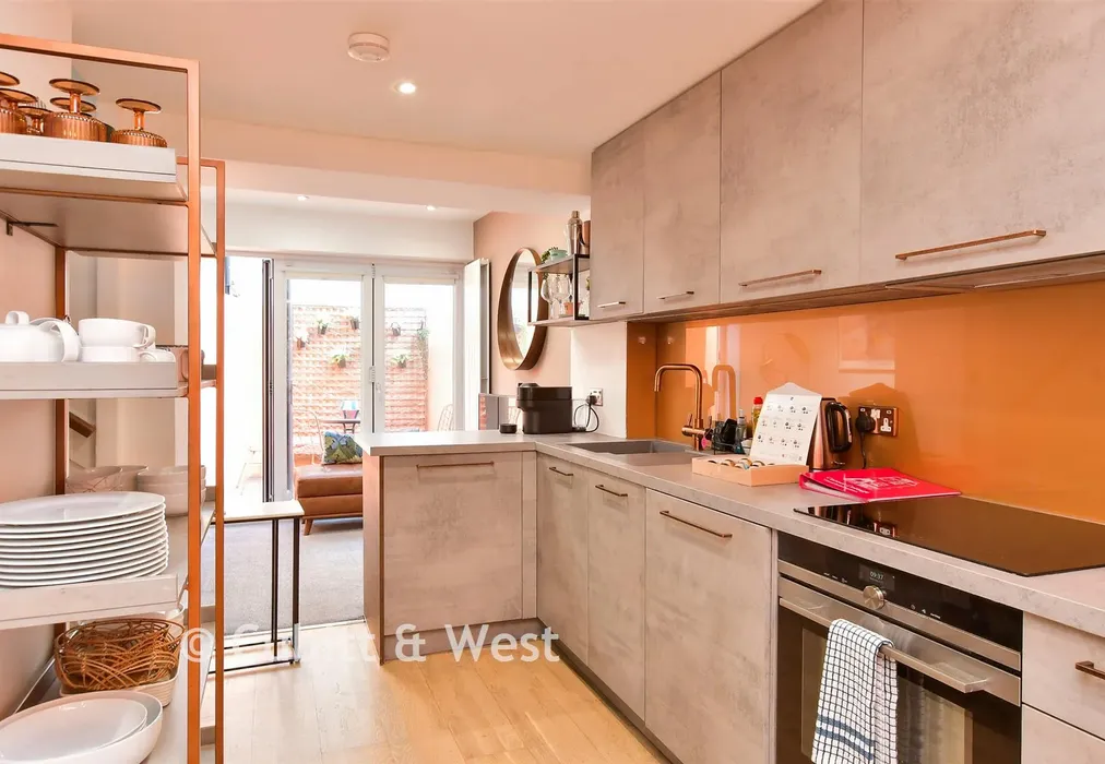 Kitchen - Market Street, Brighton, East Sussex - Wards of Kent