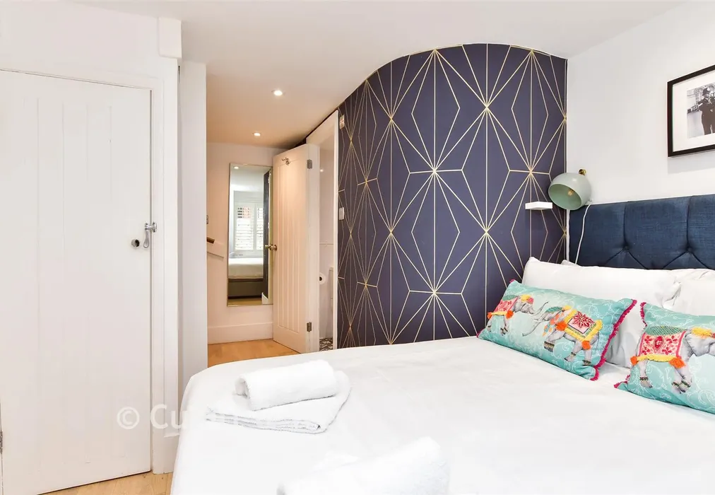 Bedroom 1 - Market Street, Brighton, East Sussex - Wards of Kent