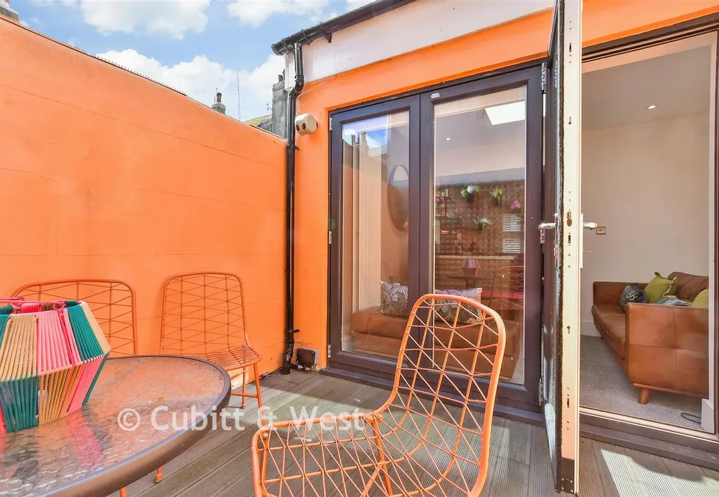 Rear Garden - Market Street, Brighton, East Sussex - Wards of Kent