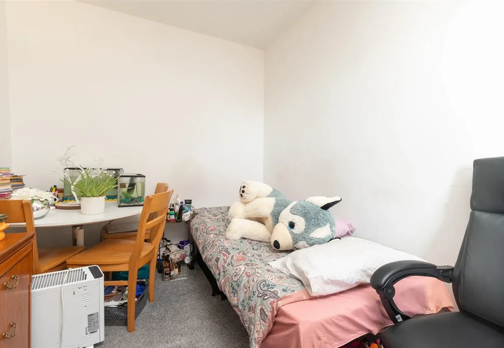 Bedroom - Institute Road, Chatham, Kent - Wards of Kent