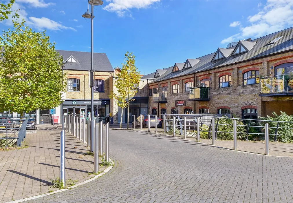 Surrounding Area - Crabble Hill, Dover, Kent - Wards of Kent