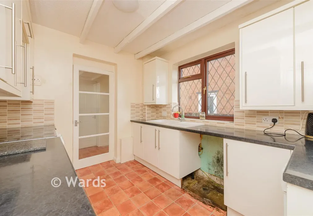 Kitchen - Station Road, Greenhithe, Kent - Wards of Kent