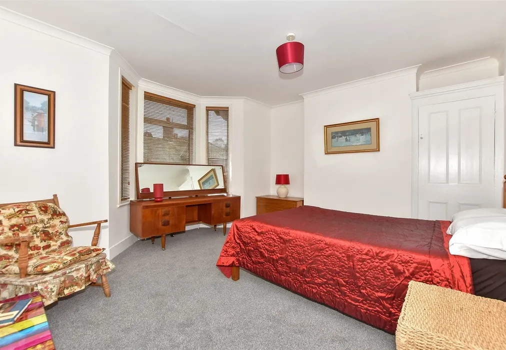 Bedroom 1 - Beaconsfield Avenue, Dover, Kent - Wards of Kent