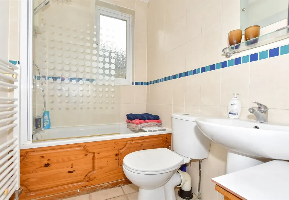 Bathroom - Beaconsfield Avenue, Dover, Kent - Wards of Kent
