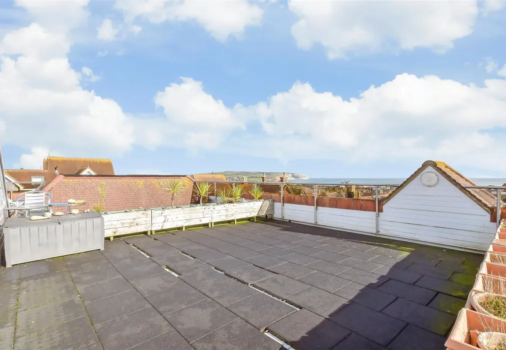 Balcony / Terrace - Fitzroy Street, Sandown, Isle of Wight - Wards of Kent