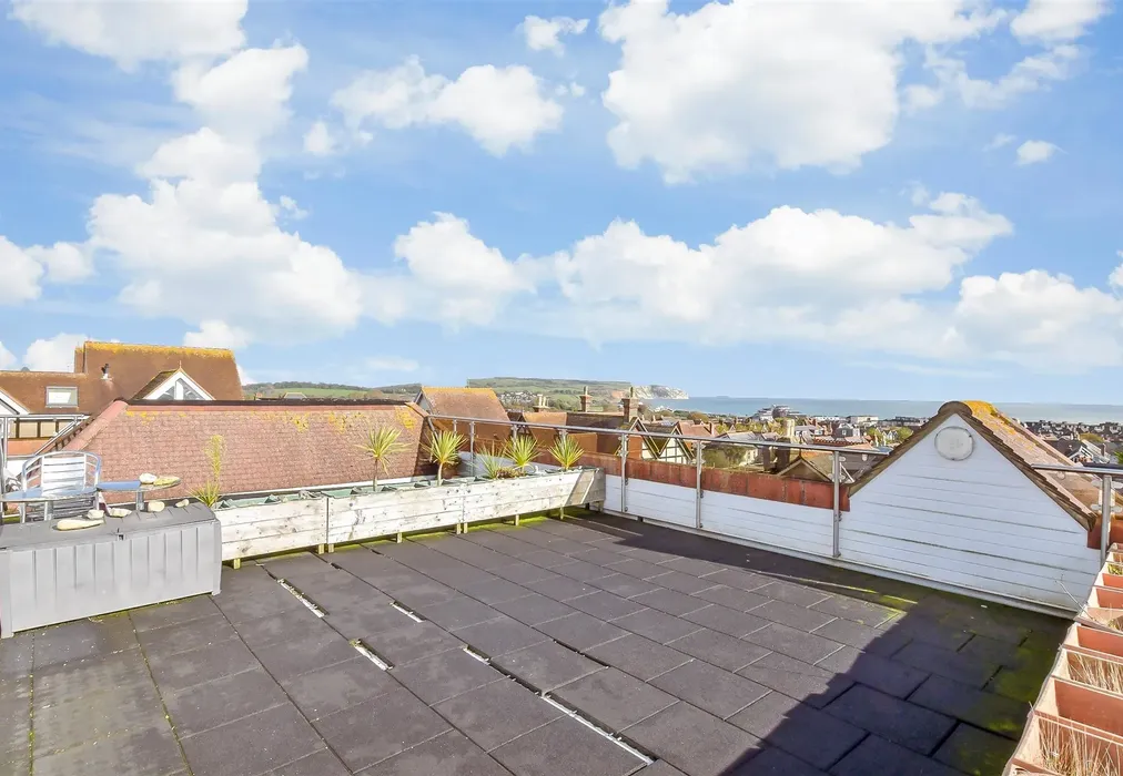 Balcony / Terrace - Fitzroy Street, Sandown, Isle of Wight - Wards of Kent