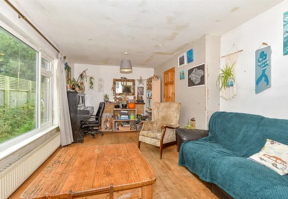 Lounge - Beach House Lane, Bembridge, Isle of Wight - Wards of Kent