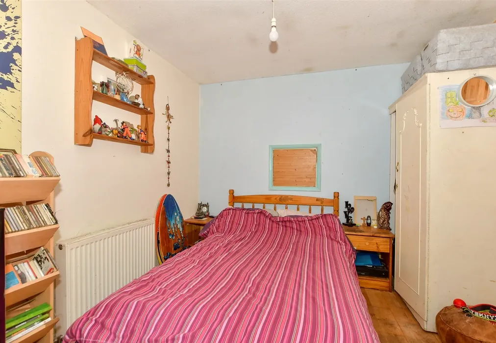 Study (Seller Uses As A Bedroom) - Beach House Lane, Bembridge, Isle of Wight - Wards of Kent
