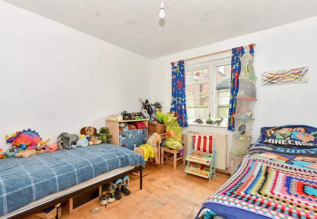 Bedroom 2 - Beach House Lane, Bembridge, Isle of Wight - Wards of Kent