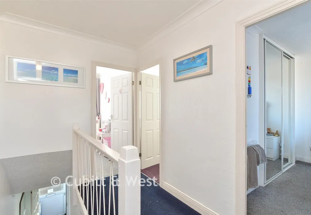 Landing - Rotherfield Crescent, Hollingbury, Brighton, East Sussex - Wards of Kent