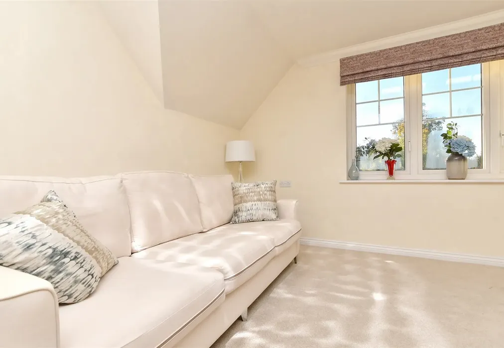 Lounge - Cheam Road, Sutton, Surrey - Wards of Kent