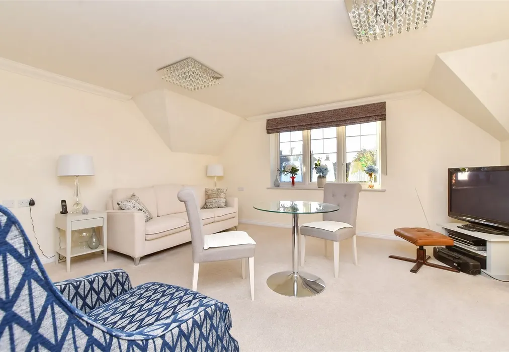 Lounge - Cheam Road, Sutton, Surrey - Wards of Kent