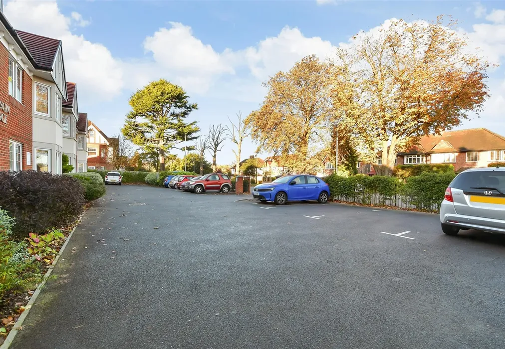 Driveway/Parking - Cheam Road, Sutton, Surrey - Wards of Kent