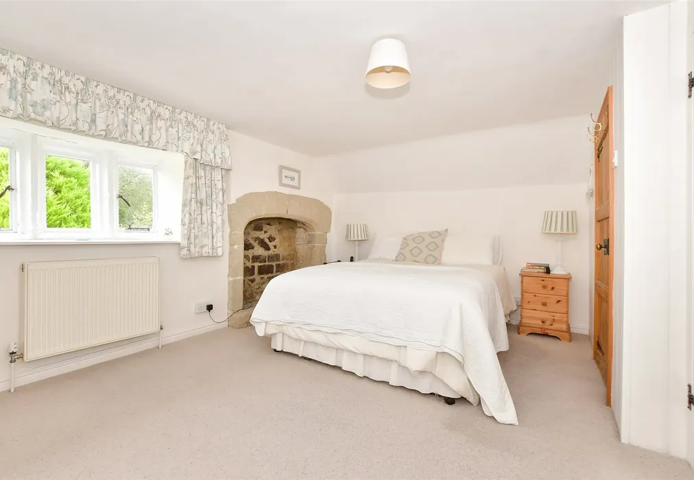 Bedroom 1 - Church Street, Niton, Ventnor, Isle of Wight - Wards of Kent