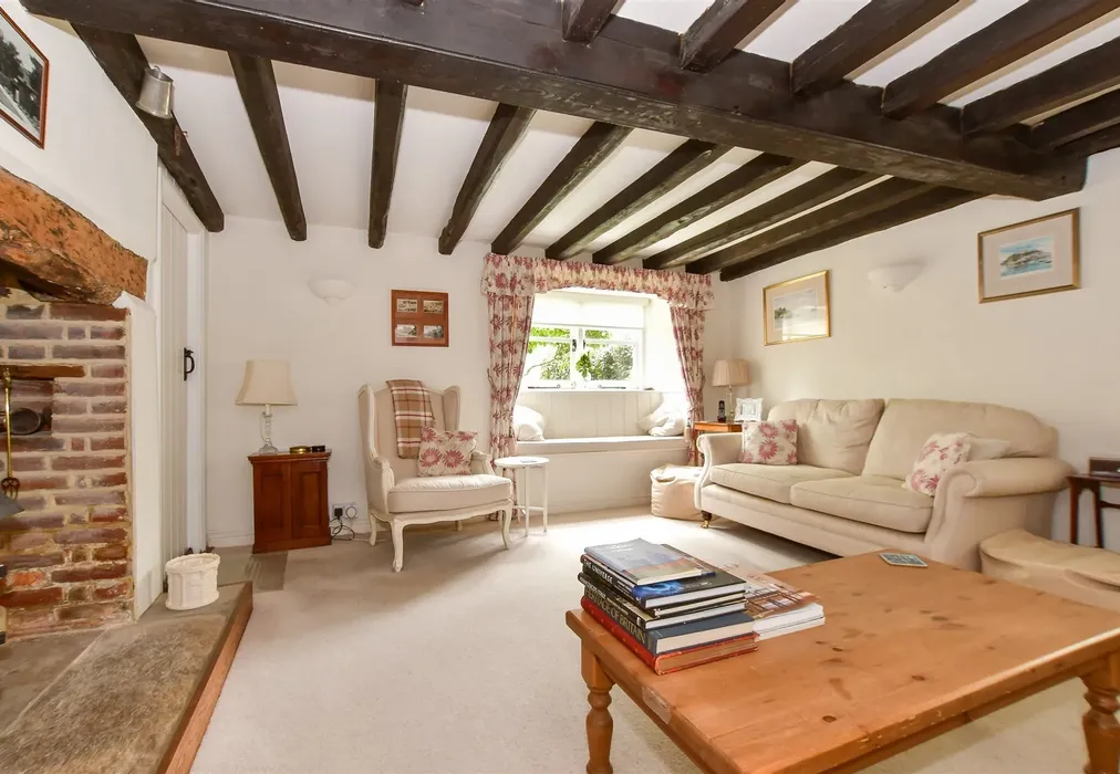 Lounge - Church Street, Niton, Ventnor, Isle of Wight - Wards of Kent