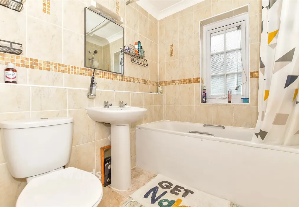 Bedroom 1 - Madeira Road, Littlestone, New Romney, Kent - Wards of Kent