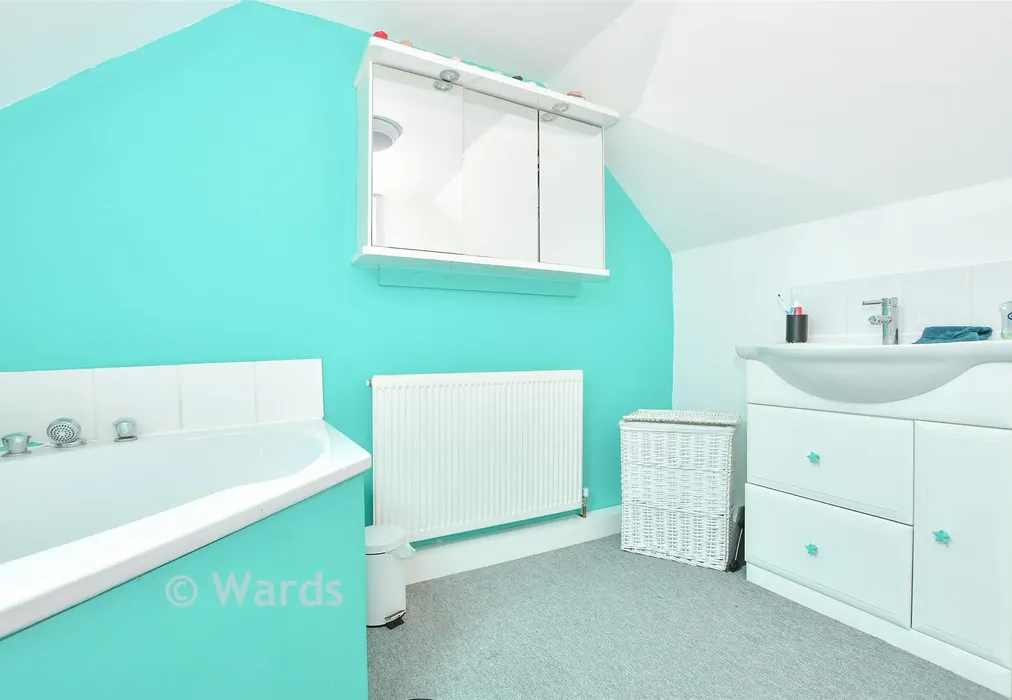 Bathroom - Sutton Road, Maidstone, Kent - Wards of Kent