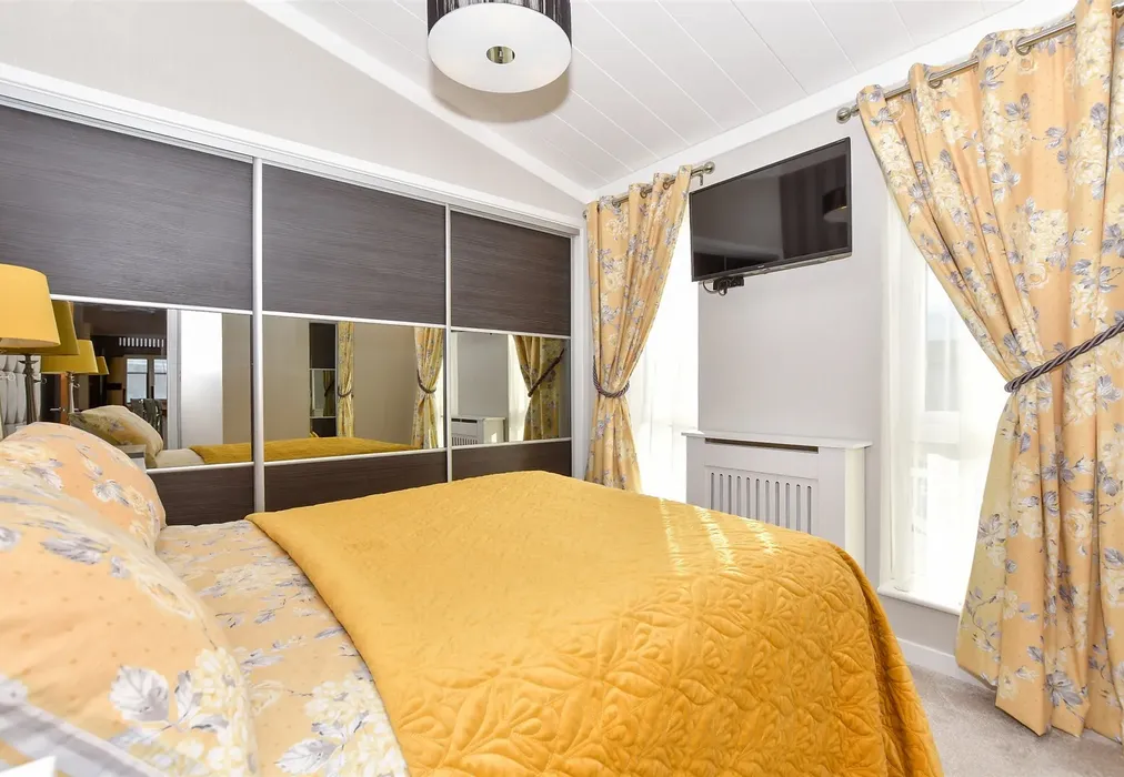 Bedroom 2 - Peninsula Crescent, Hoo, Rochester, Kent - Wards of Kent