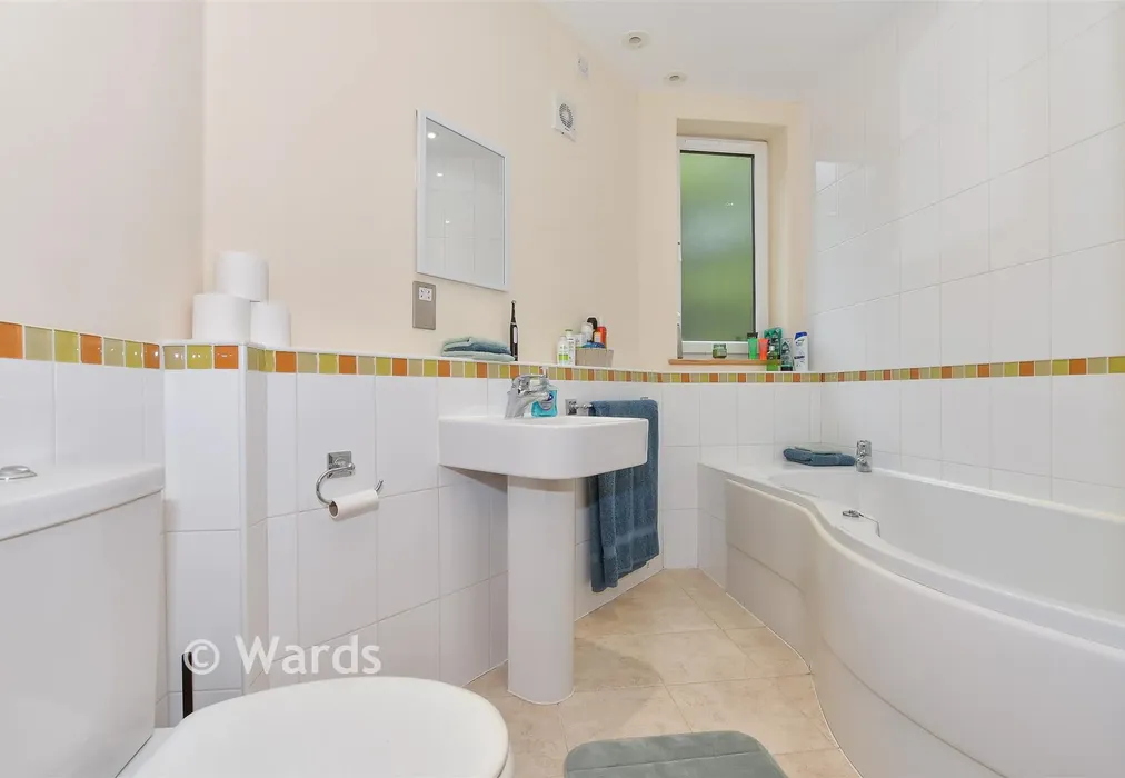 Bathroom - New Dover Road, Canterbury, Kent - Wards of Kent
