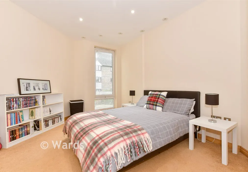 Bedroom 1 - New Dover Road, Canterbury, Kent - Wards of Kent