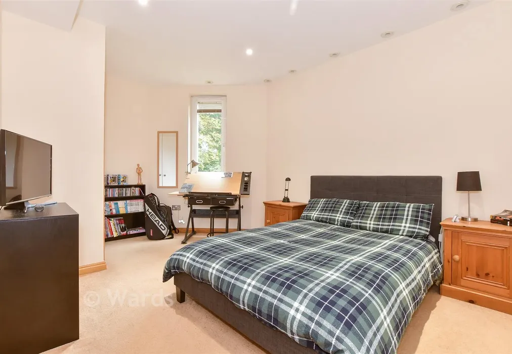 Bedroom 2 - New Dover Road, Canterbury, Kent - Wards of Kent