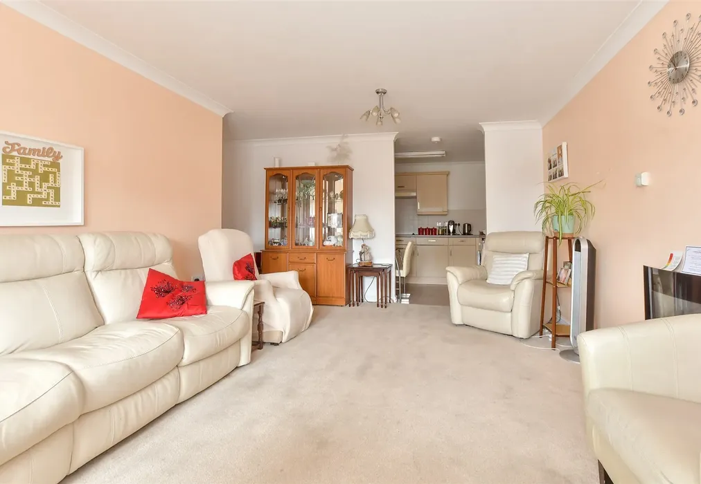 Lounge/Diner - Barnardo Drive, Barkingside, Ilford, Essex - Wards of Kent
