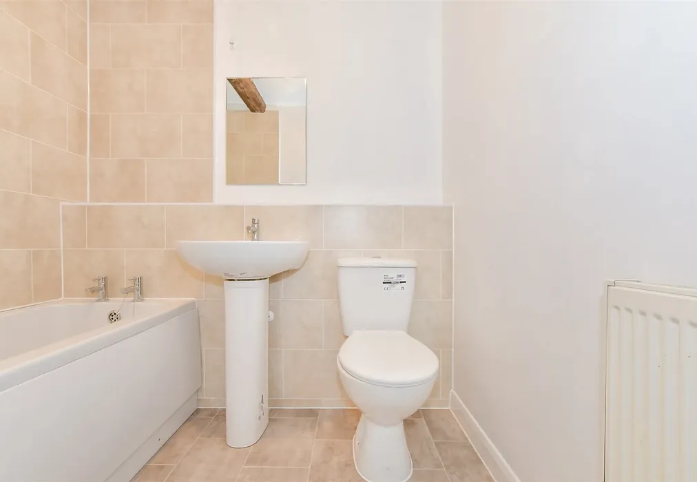 Bathroom - Pratling Street, Aylesford, Kent - Wards of Kent