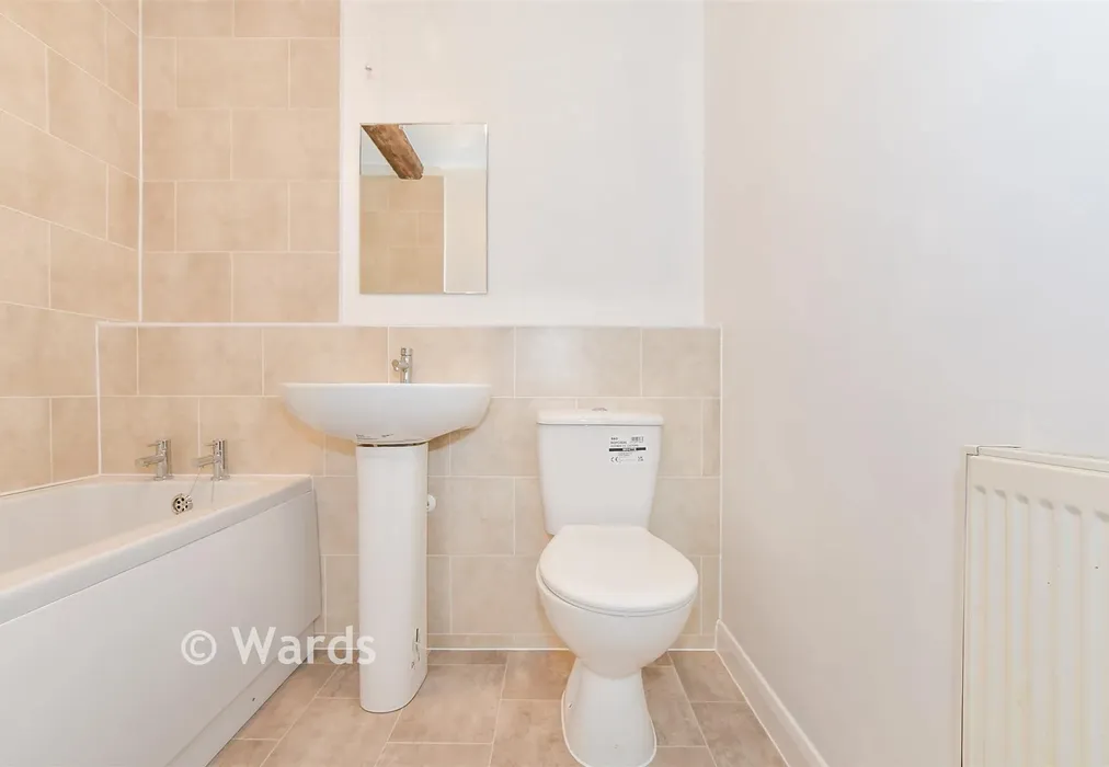 Bathroom - Pratling Street, Aylesford, Kent - Wards of Kent