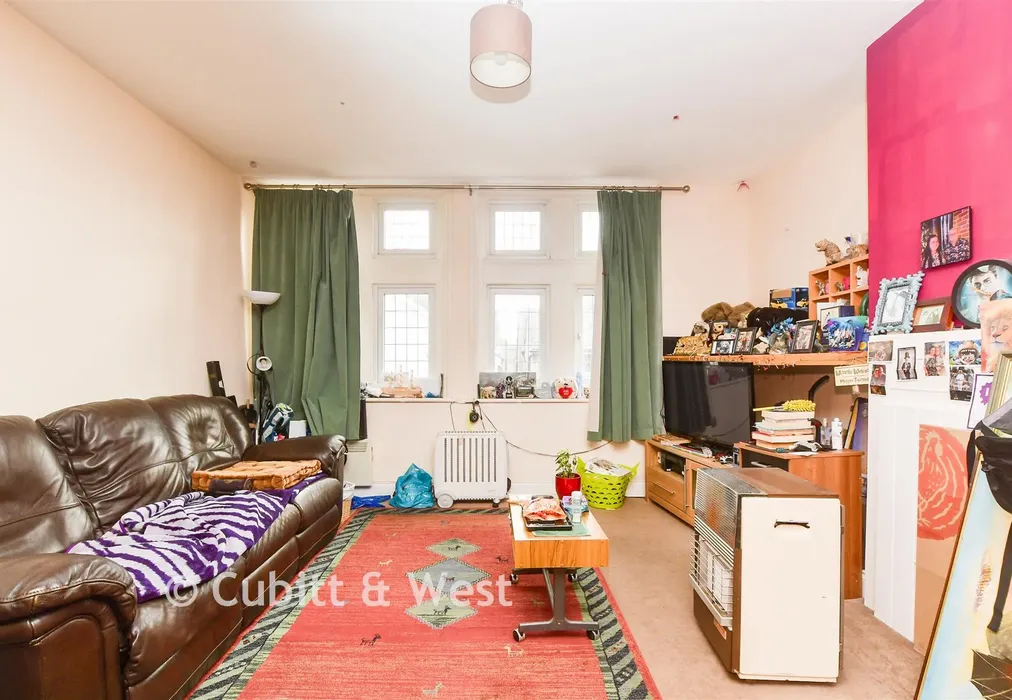Lounge - High Street, Horley, Surrey - Wards of Kent