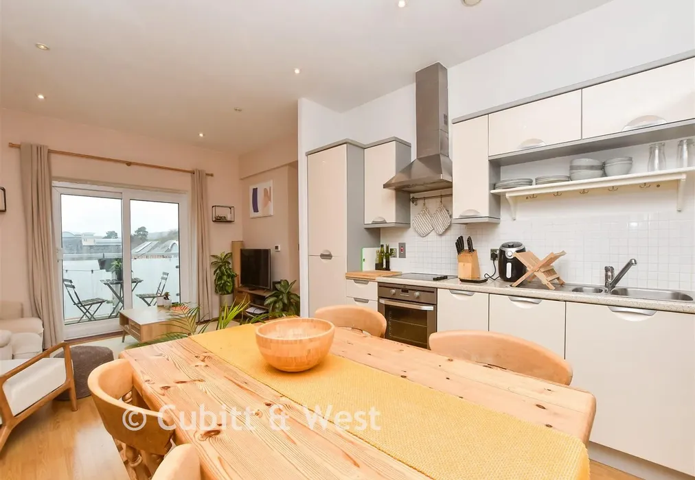 Kitchen - Burrage Road, Redhill, Surrey - Wards of Kent