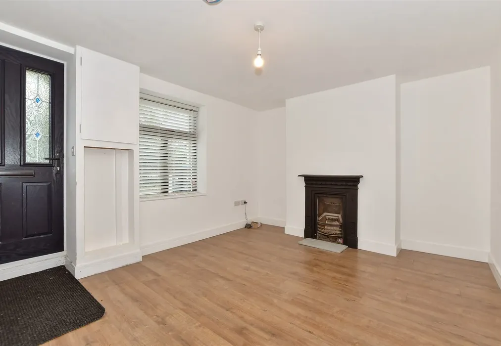 Lounge - Tothill Street, Minster, Ramsgate, Kent - Wards of Kent