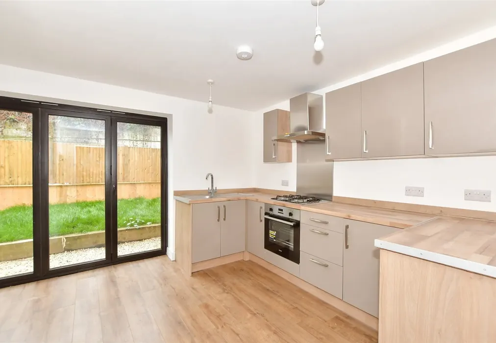 Kitchen - Tothill Street, Minster, Ramsgate, Kent - Wards of Kent