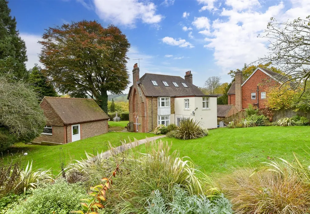 Rear Garden - London Road, Pyecombe, East Sussex - Wards of Kent
