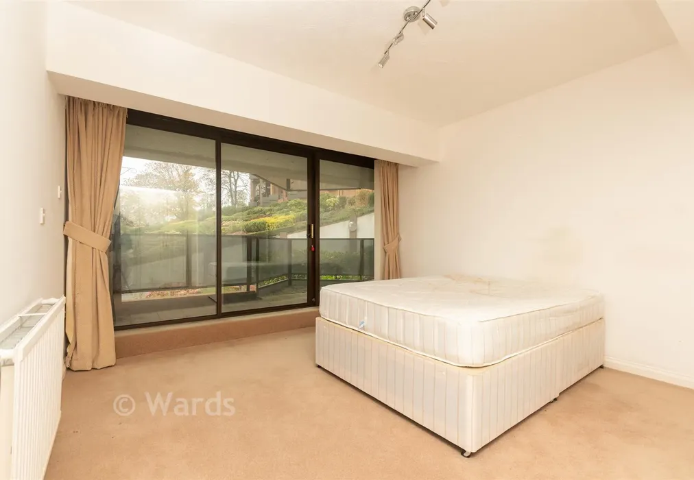 Bedroom 1 - Esplanade, Rochester, Kent - Wards of Kent