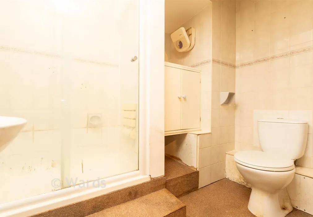 Shower Room - Esplanade, Rochester, Kent - Wards of Kent