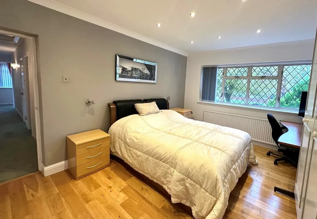 Bedroom 2 - Stradbroke Drive, Chigwell, Essex - Wards of Kent