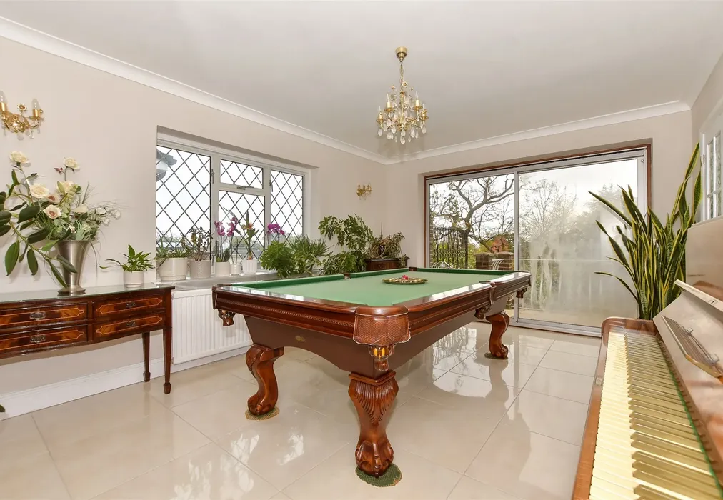 Dining Room - Stradbroke Drive, Chigwell, Essex - Wards of Kent