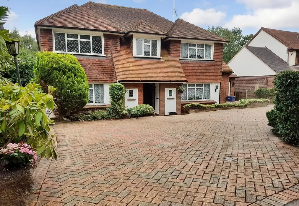 Front - Stradbroke Drive, Chigwell, Essex - Wards of Kent