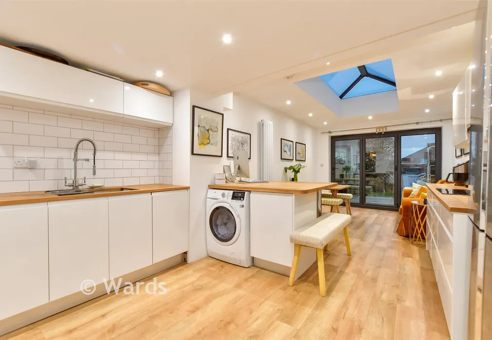 Kitchen - Nelson Street, Deal, Kent - Wards of Kent
