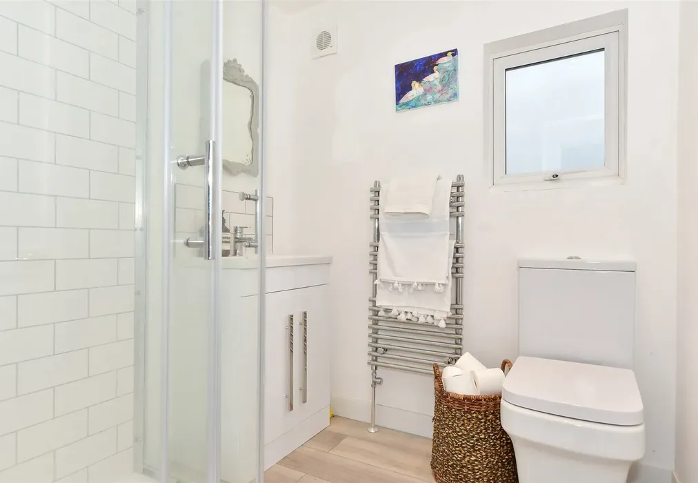Shower Room - Nelson Street, Deal, Kent - Wards of Kent