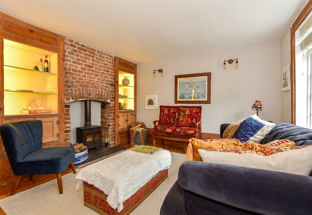 Lounge - Nelson Street, Deal, Kent - Wards of Kent