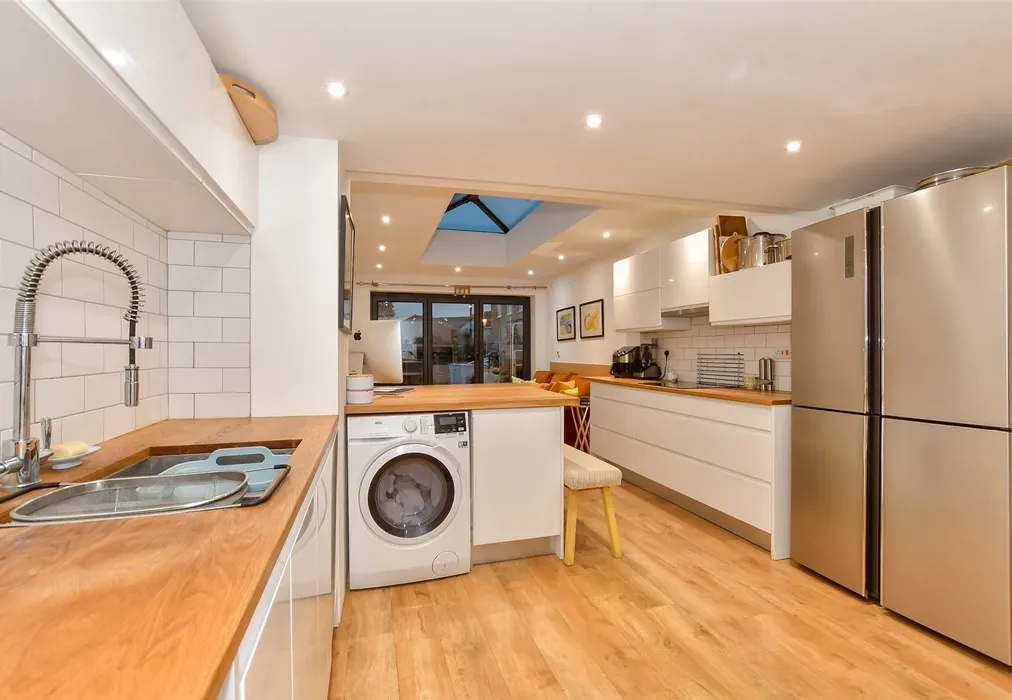 Kitchen - Nelson Street, Deal, Kent - Wards of Kent