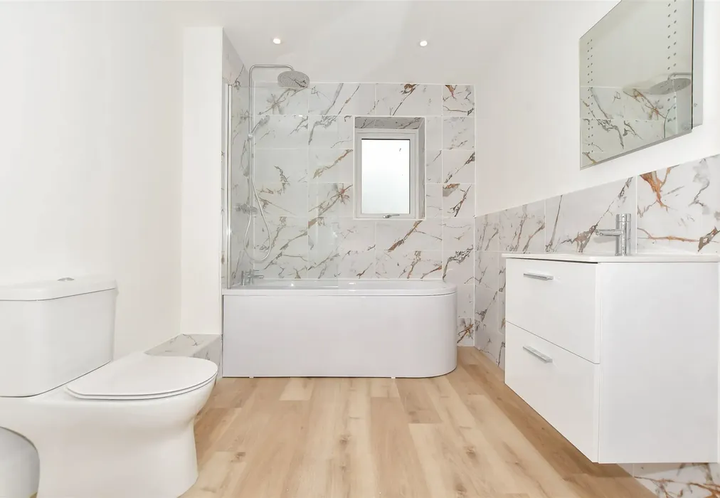En-Suite Bathroom - The Heights, Station Road, Dover, Kent - Wards of Kent